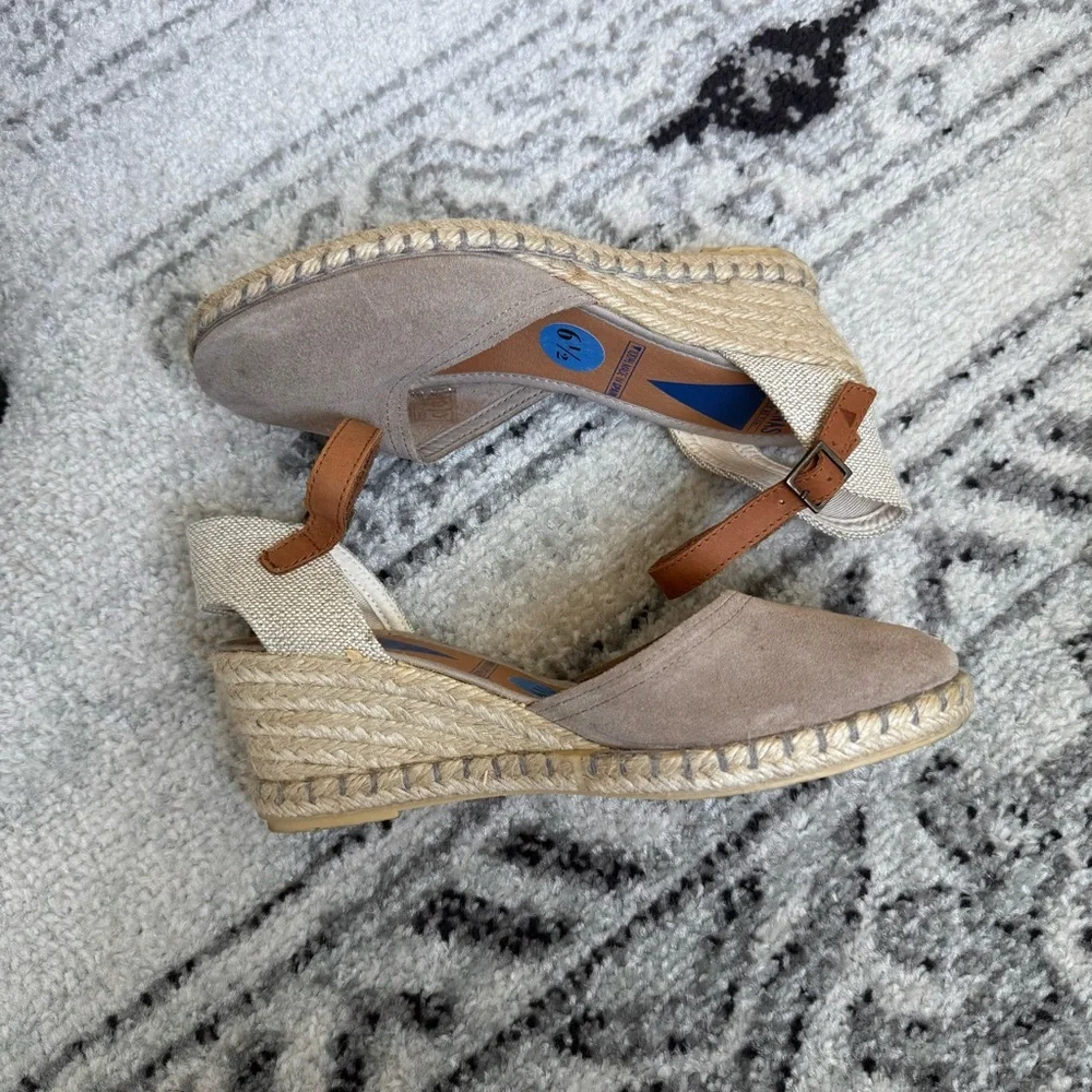 Verbenas Malena Taupe Suede Espadrille Wedges Size 6.5